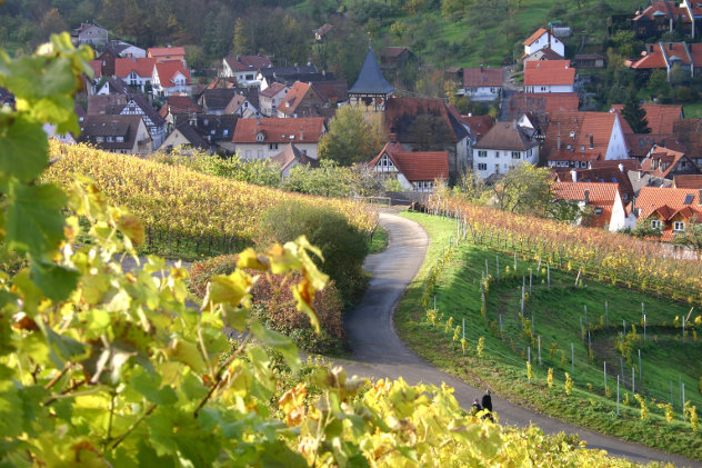 Duits wijndorp in de herfst