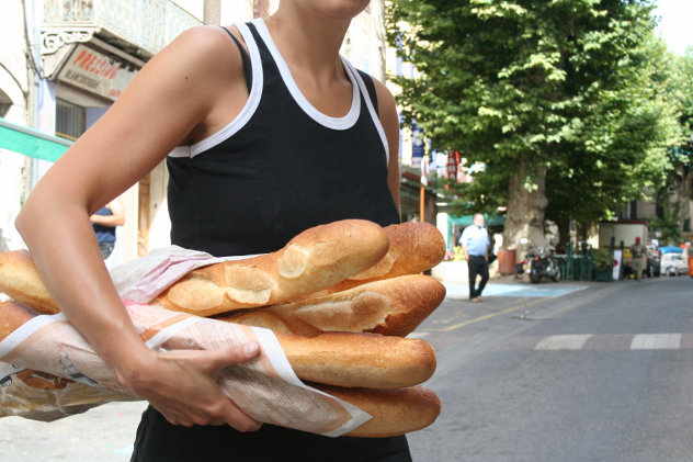 Stokbrood halen bij de Franse bakker