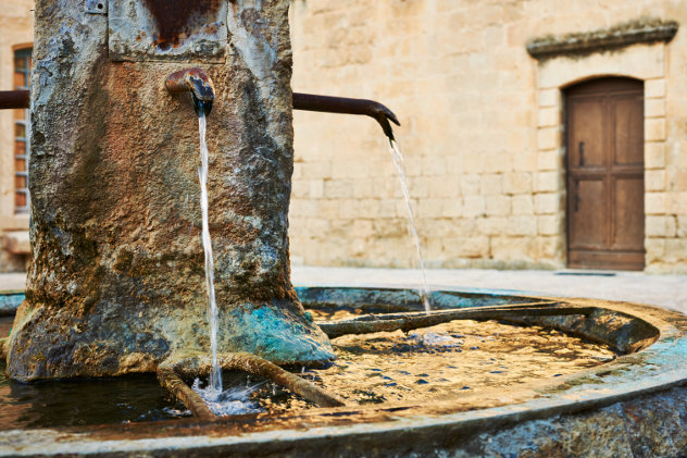 Oude waterpomp in de Provence